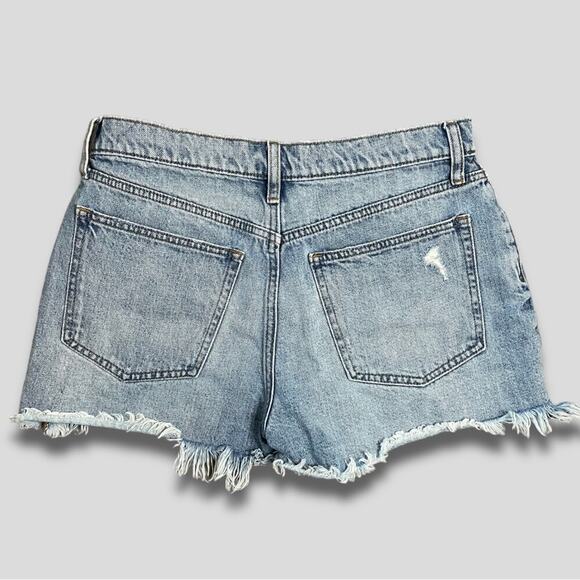 GAP DISTRESSED BUTTON FLY CUTOFF FESTIVAL SHORTS LIGHT BLUE - 27 - Picture 2 of 8